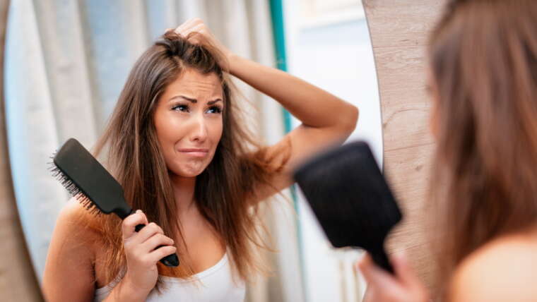 Perdita dei capelli nelle donne: perché è importante individuare le cause con una visita tricologica